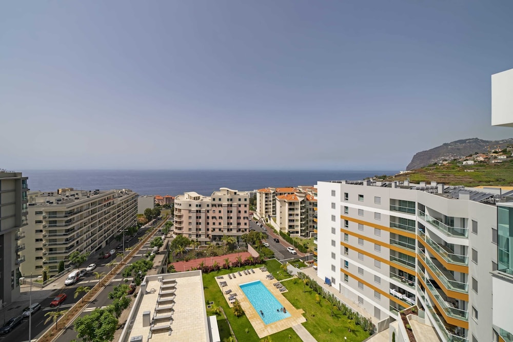 With Pool in the Tourist Area, Alameda Formosa I view 4