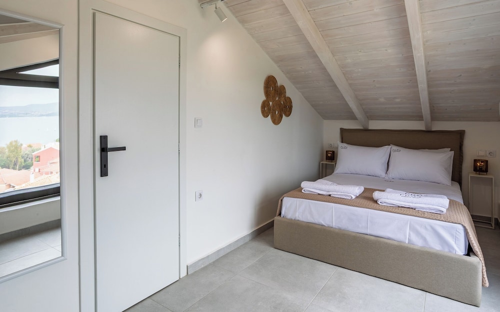 PHOS MAISONETTES NIKIANA