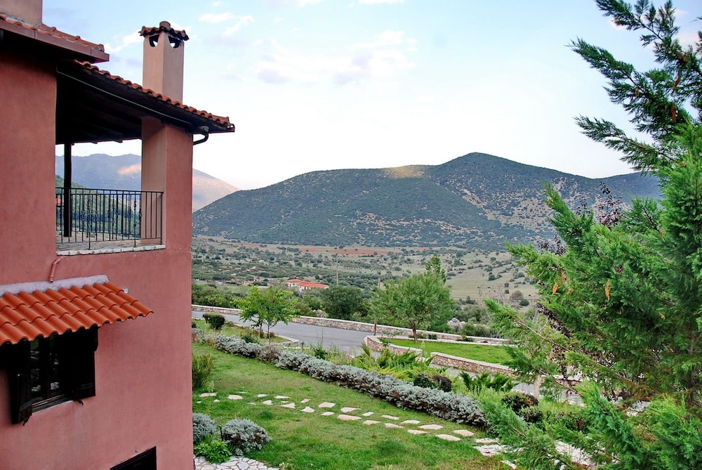 Menalia Villas & Suites