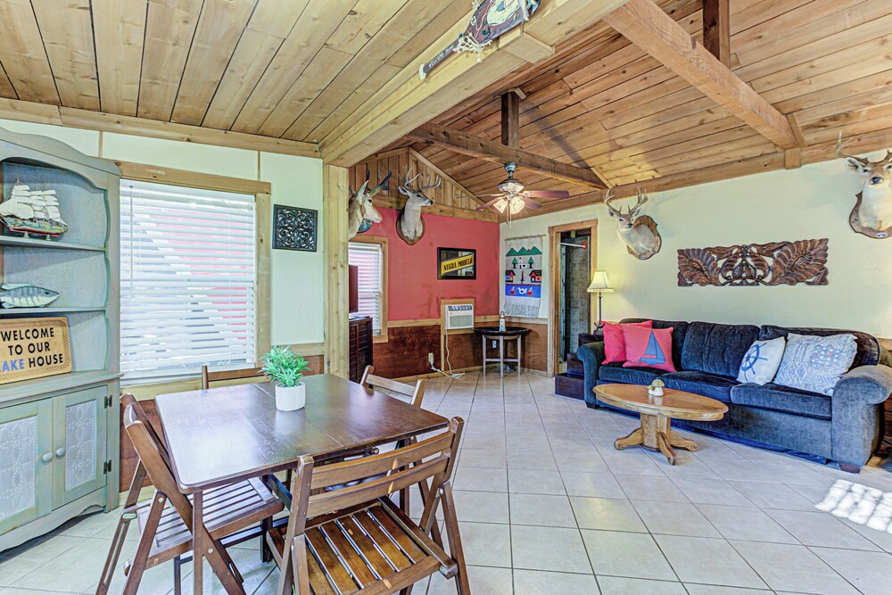 Kingsland Duo 2 Cottages in 1 w/ Lakeview! - Property Image 23