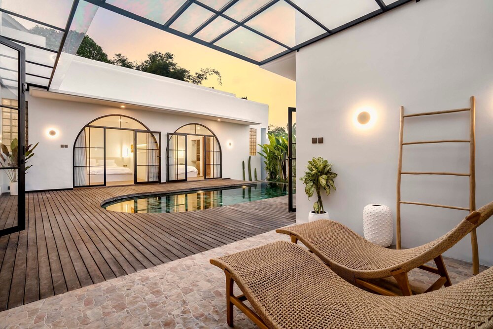 Casa Copper by Alfred in Bali - Tropical Luxury 3BR Pool Villa in the Heart Canggu