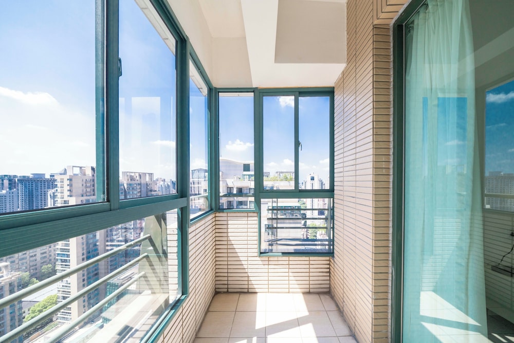 Tyms Elegant 4BR 2BA Apt in Xujiahui