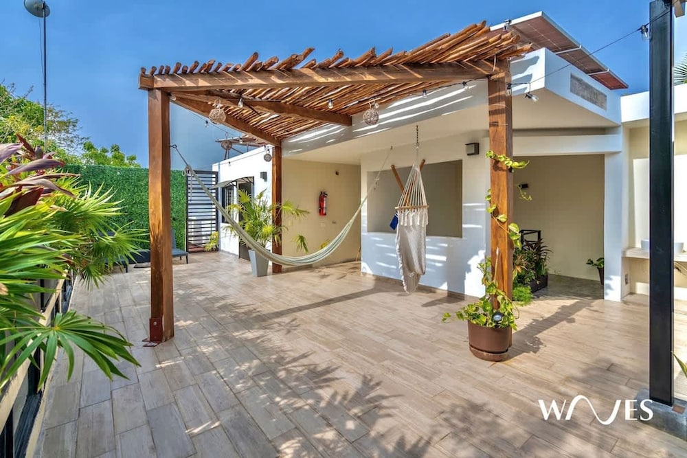 4 Br Private Rooftop Pool Spacious Exclusive