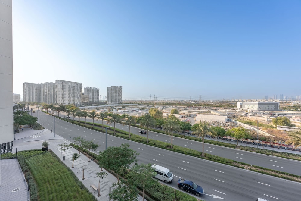 Modern Aesthetic 1-bedroom Apartment in Dubai Hills