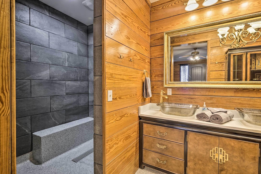 'the Vista' Retreat 30 Mi to Kansas City! - Property Image 15