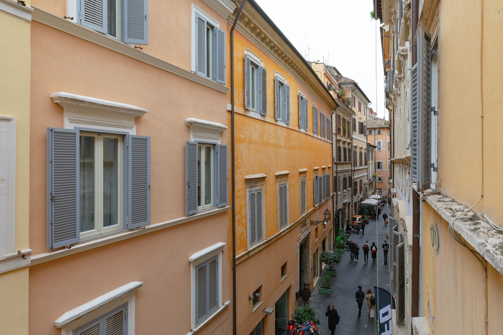 Piazza Navona 5 people - Savelli