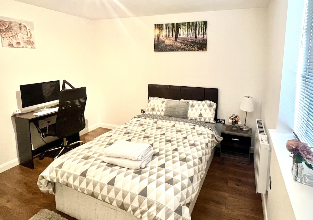 Captivating 2-bed Apartment in Bedford view 4