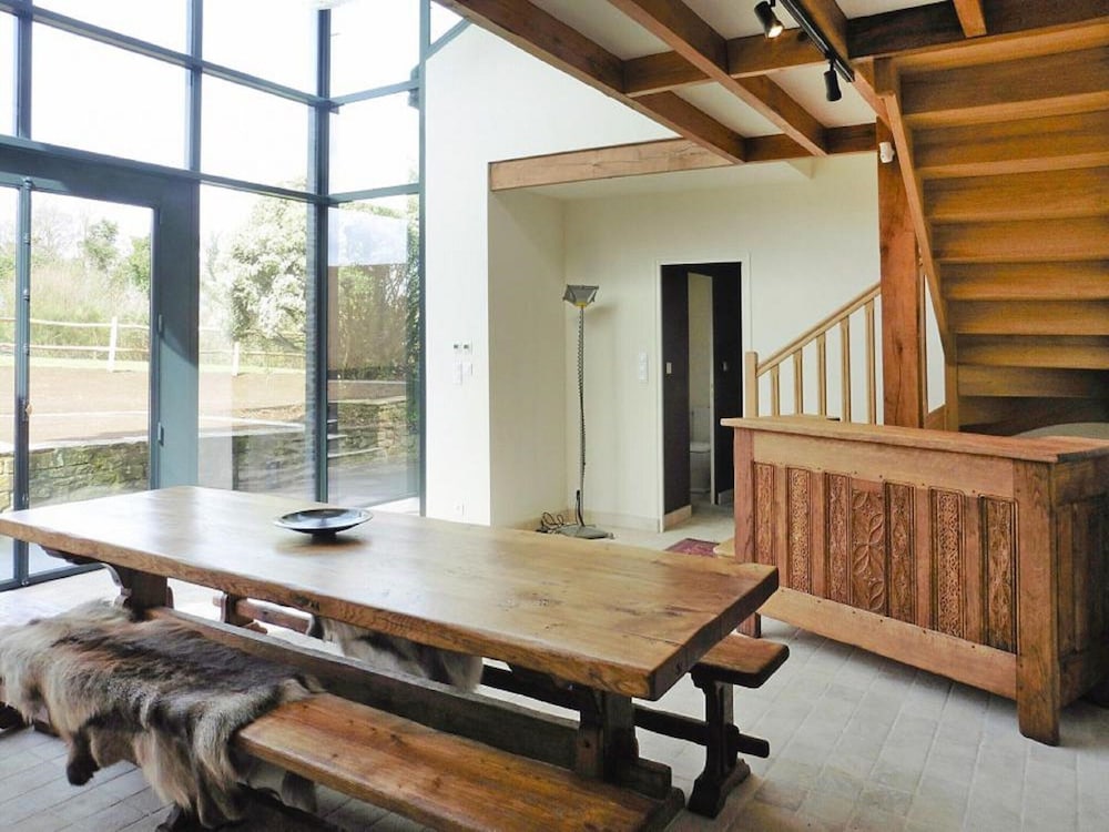 Estate in Landeleau Near Aulne River