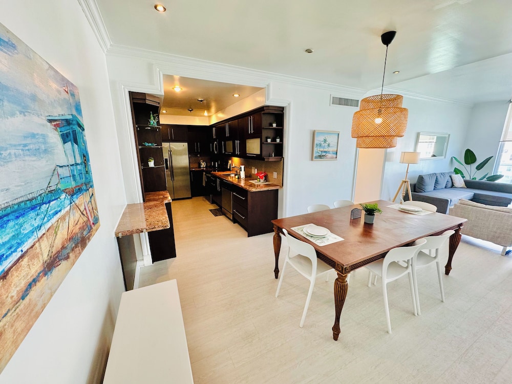 The Tides on Hollywood - Image 4