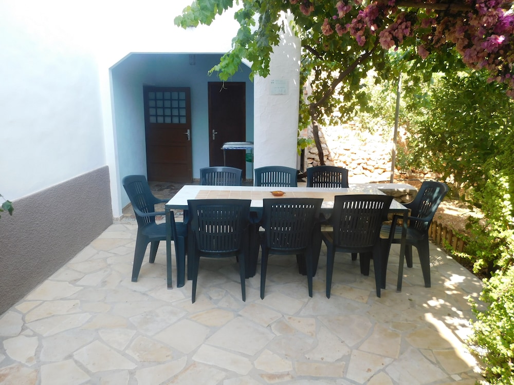Charming Villa With Private Pool photo 3