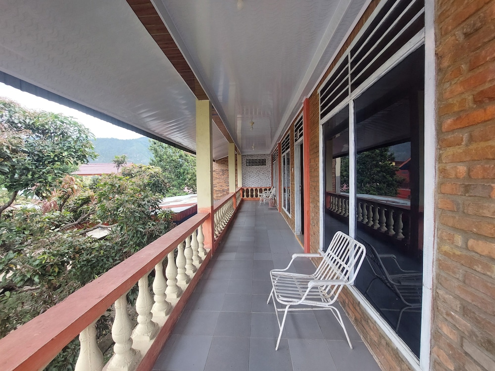 Penginapan Mafir