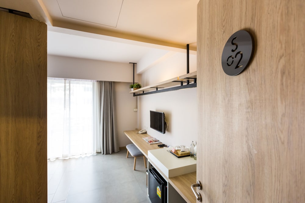 Snoozz Hotel - Hostel