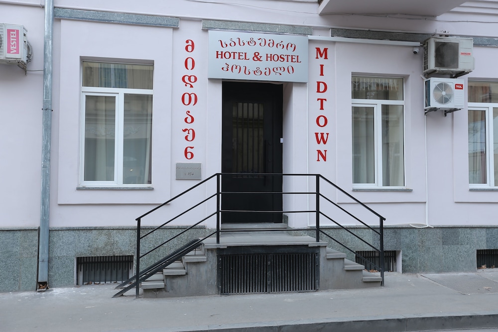 Midtown Hostel