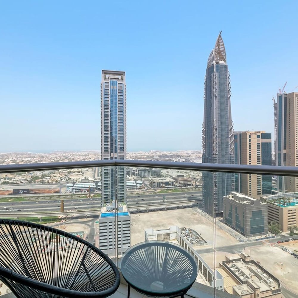 Silkhaus High Floor in Downtown Fully Furnished