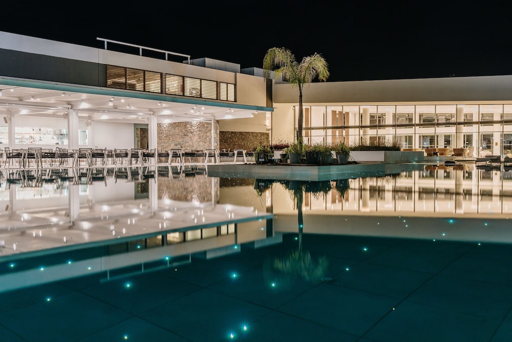 Gennadi Grand Resort