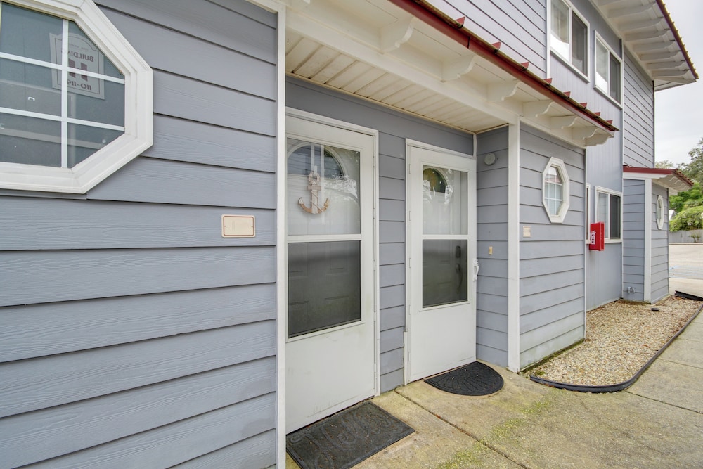 Near Beach & Casinos: Biloxi Condo w/ Pool Access