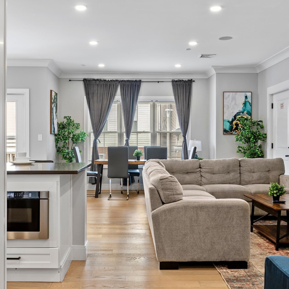 Boston Vacations - Luxury 2BD 2BA Near Logan Airport and T Station - Property Image 47