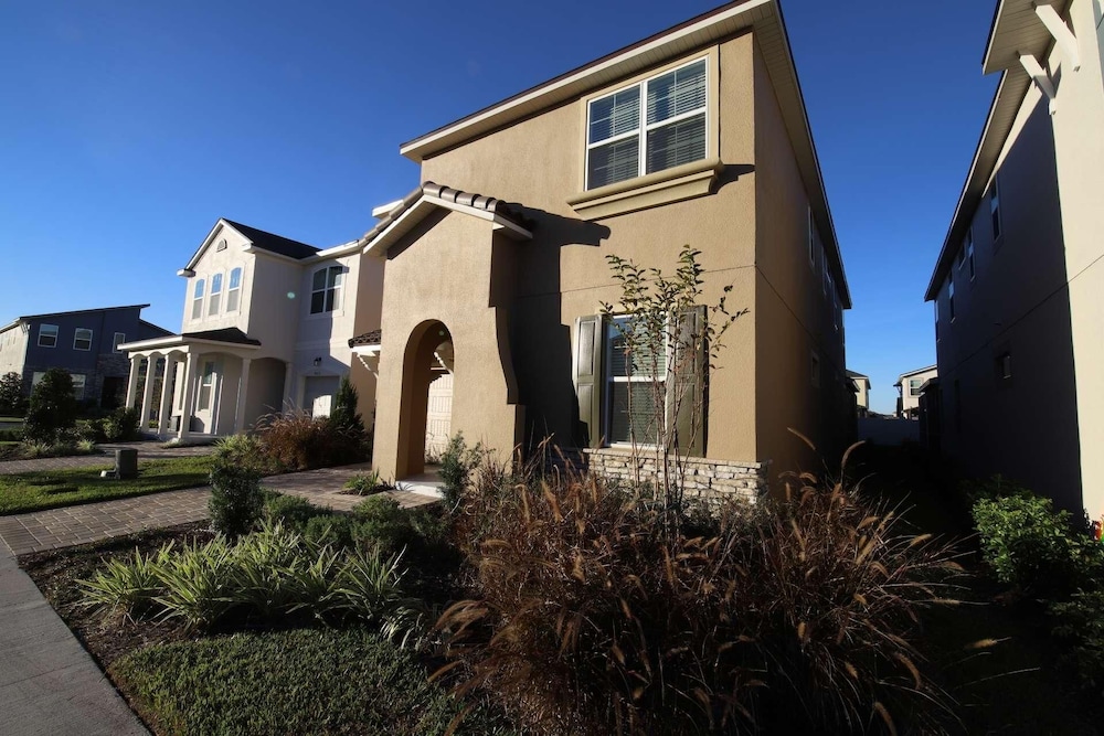 9009 Solara - Image 1