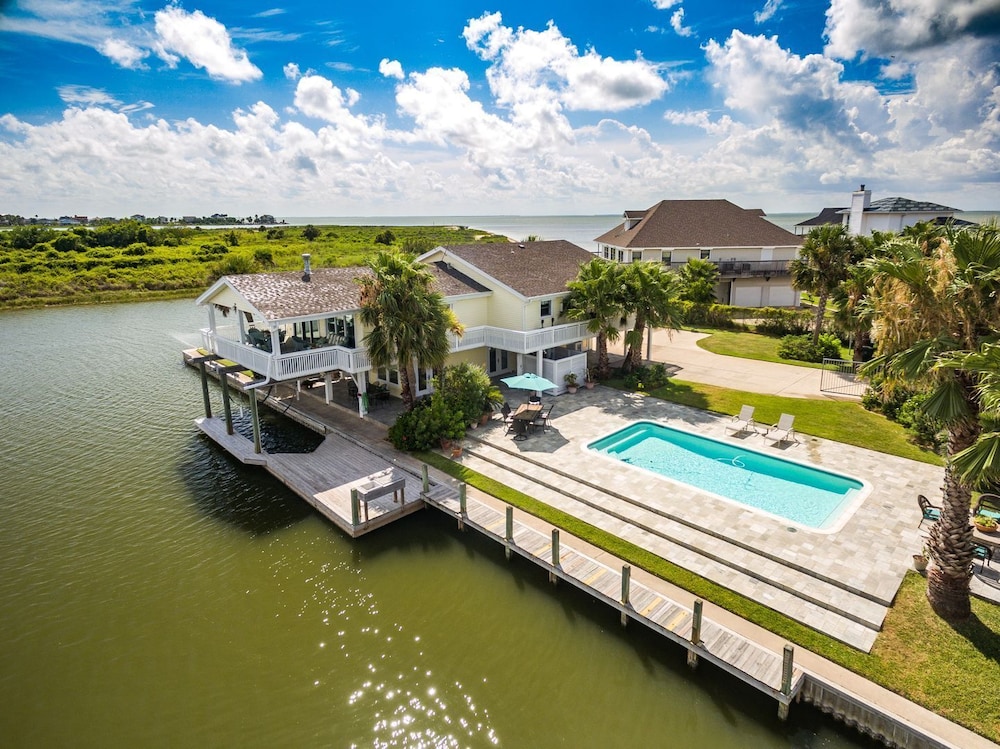 Luna Mar by Ryson Vacation Rentals