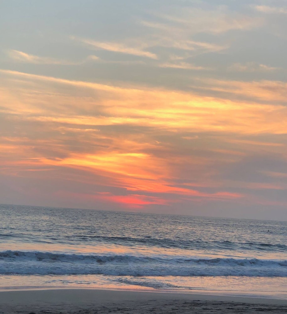 Casa Bonita - 5BR With Pool Walk to Beach