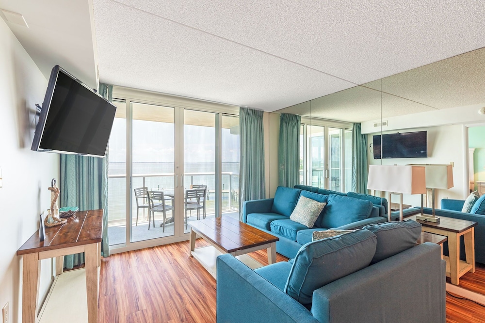 Bay Club Resort by Coolvacay