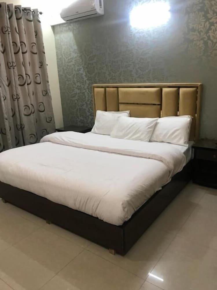 Holyzen Guest House Islamabad view 5