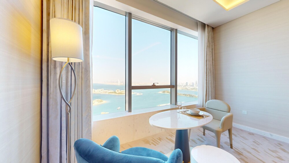 Palm Jumeirah - Palm Tower T1 4106