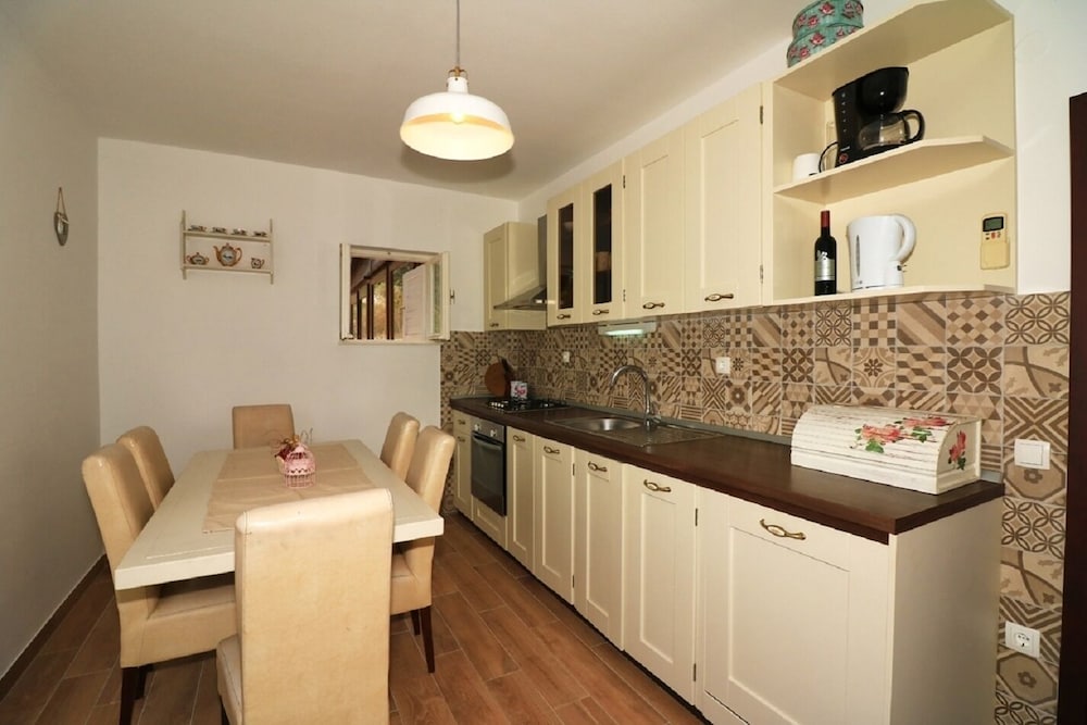 Martina - Large and Comfortable Apartments - A1 Julia view 4