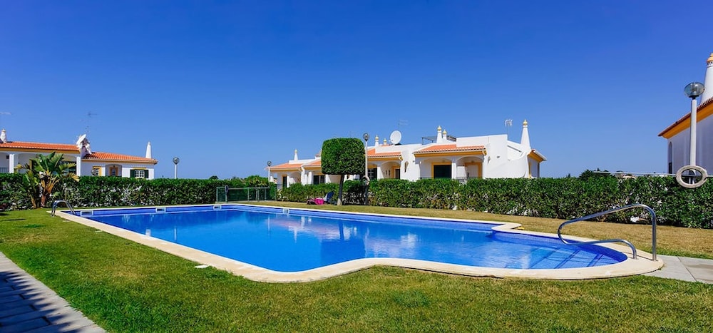 Apartment Oleander Excellent Townhouse in Carvoe