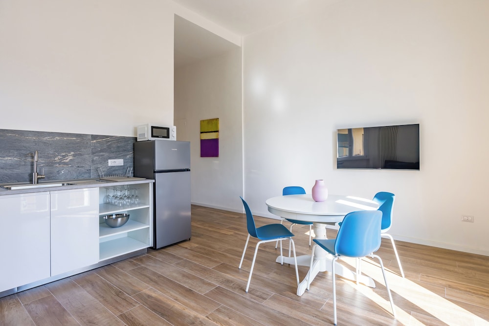 Sunny Panoramic Apartment by Napoliapartments