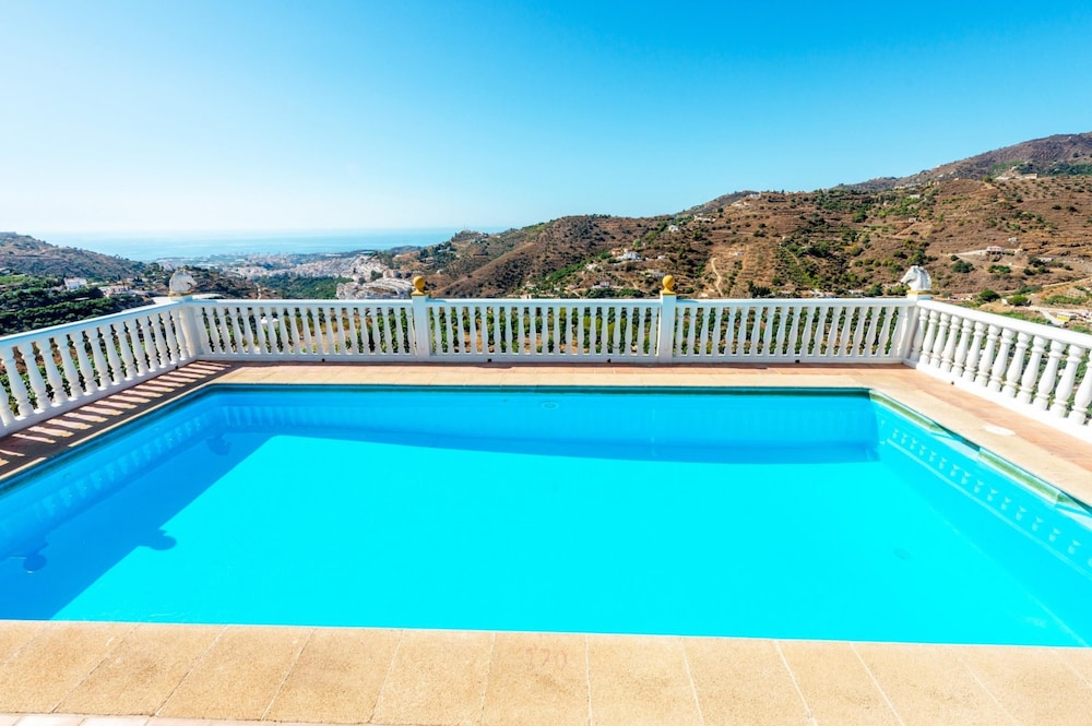 Villa Sanchez Sol by At Home Costa del Sol