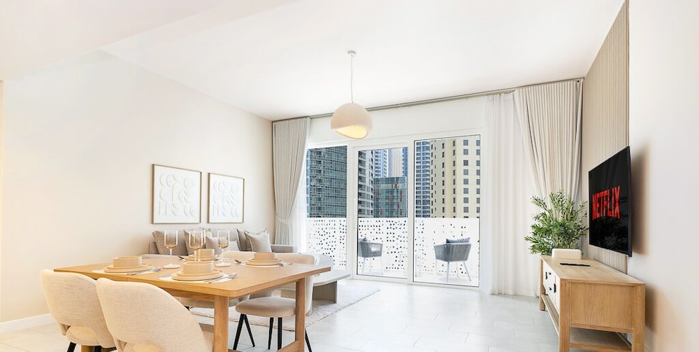 LUX  The JBR Garden View Suite