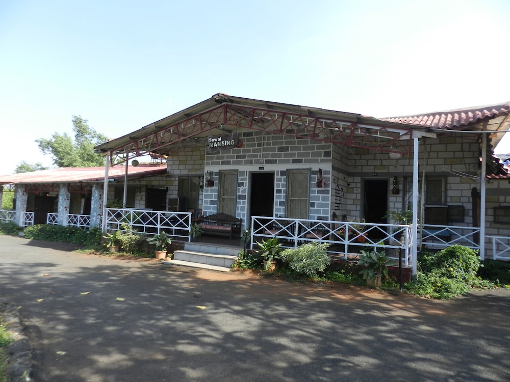 Hotel Sawai Mansing Hill Resort