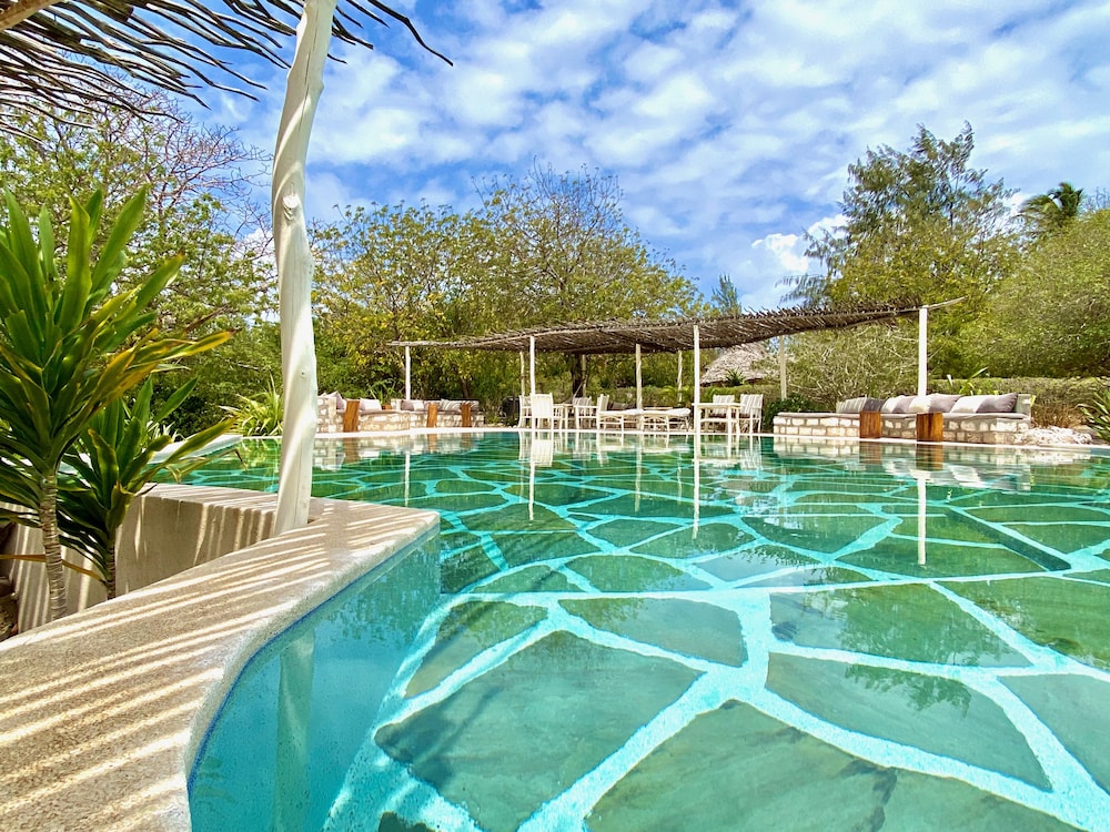 Rock and Sea Resort