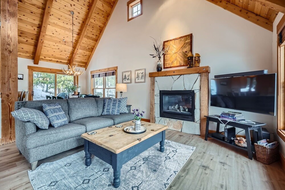6 Cabin In The Pines 3 Bedroom Home
