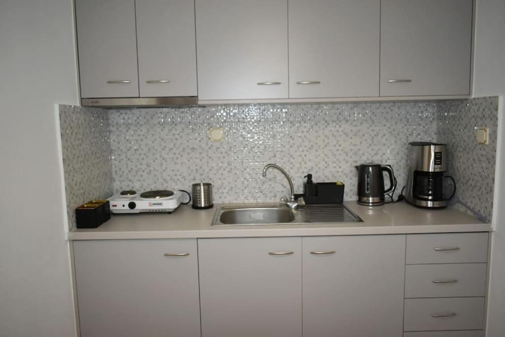 Avli Guesthouse