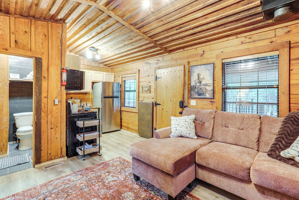 Deck & Views: Little Red River Retreat!