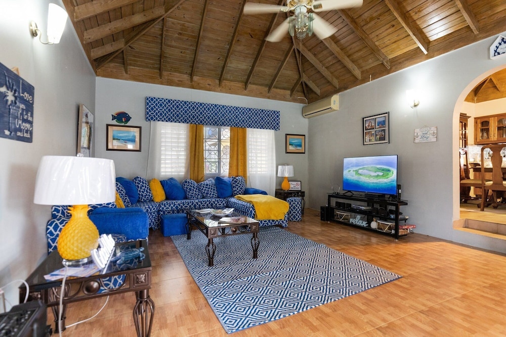 Ironshore Sugarmill Villa W Private Pool 6 Bedroom Villa