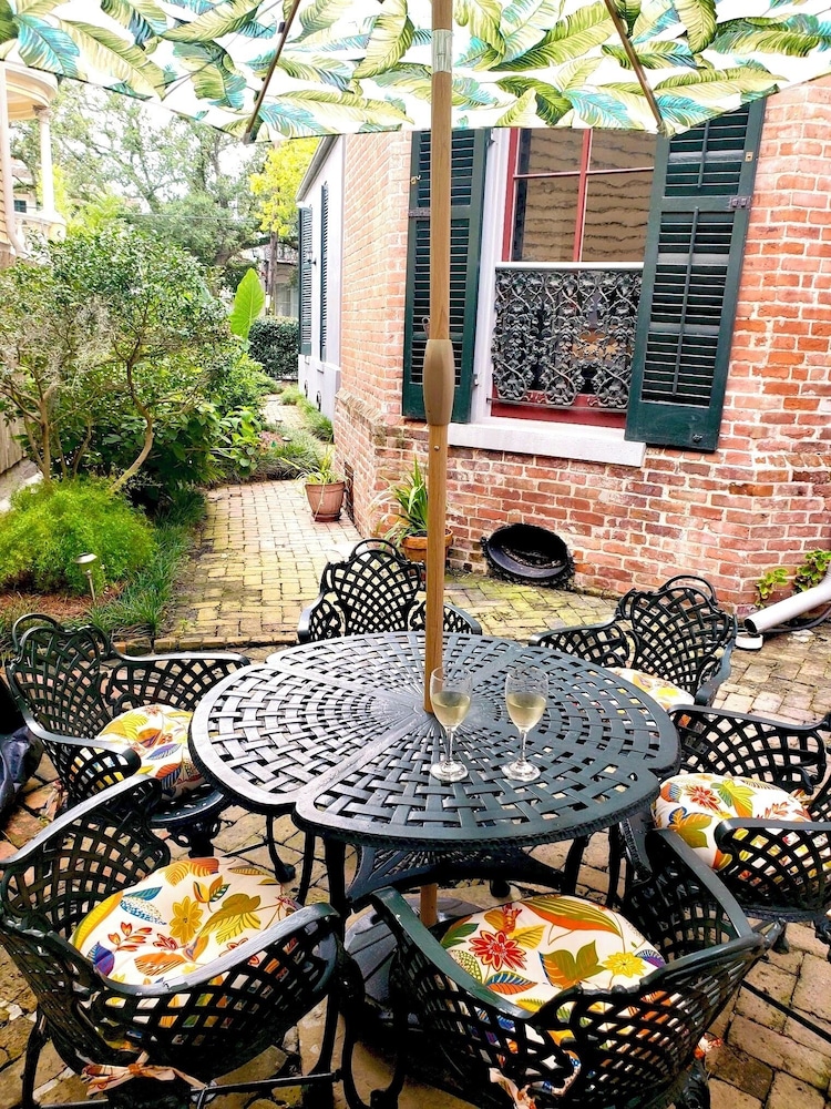 French Quarter Lanaux Mansion B & B