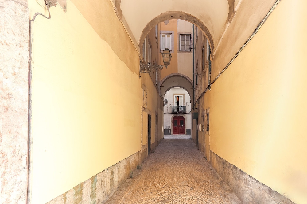 Lisbon Vacations - Santos Tiny Studio II by Homing - Property Image 6