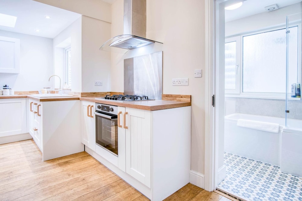Seascape Retreat - 3 Bedroom Flat - Porthcawl