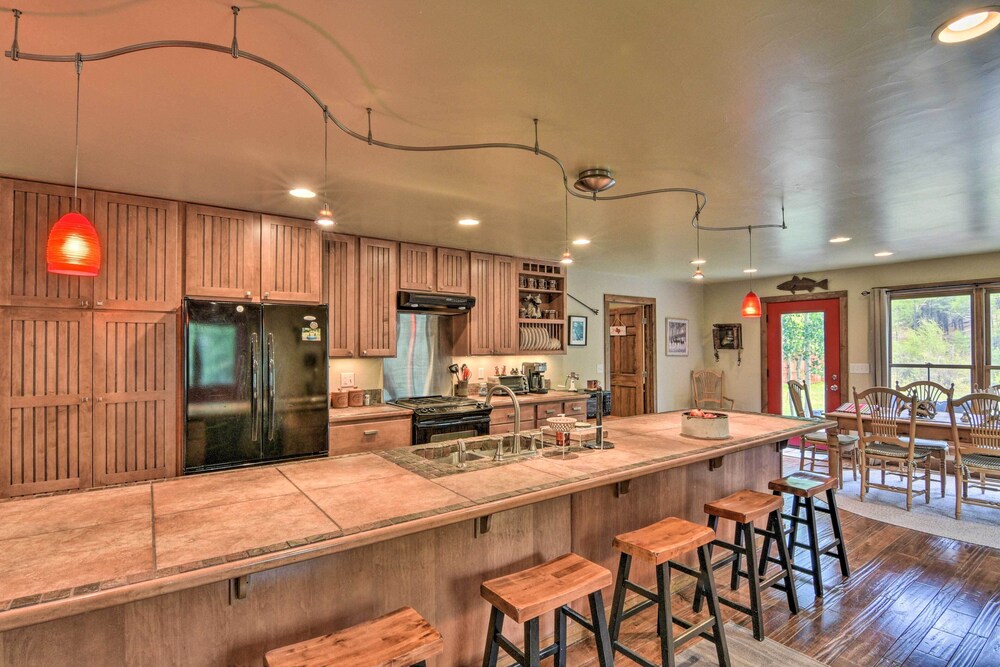 Riverfront Lake City Home w/ Fire Pit, Deck & Bbq! view 3