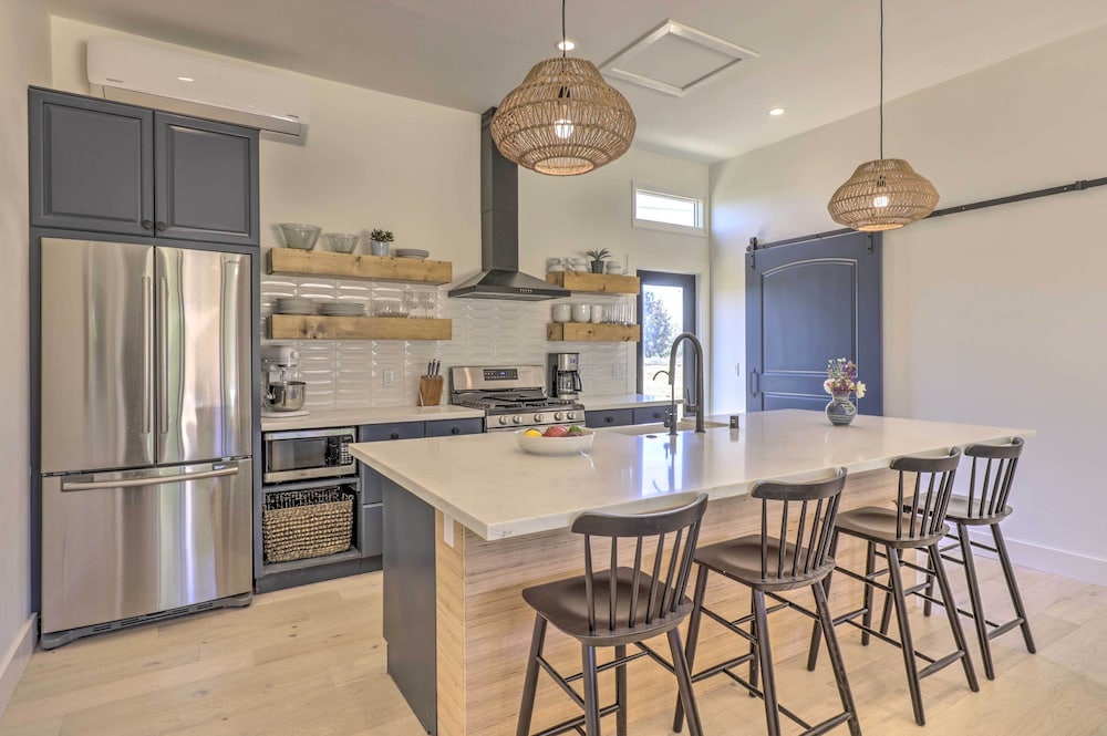 Stunning Wine Country Gem With Hot Tub Patio! - Property Image 27