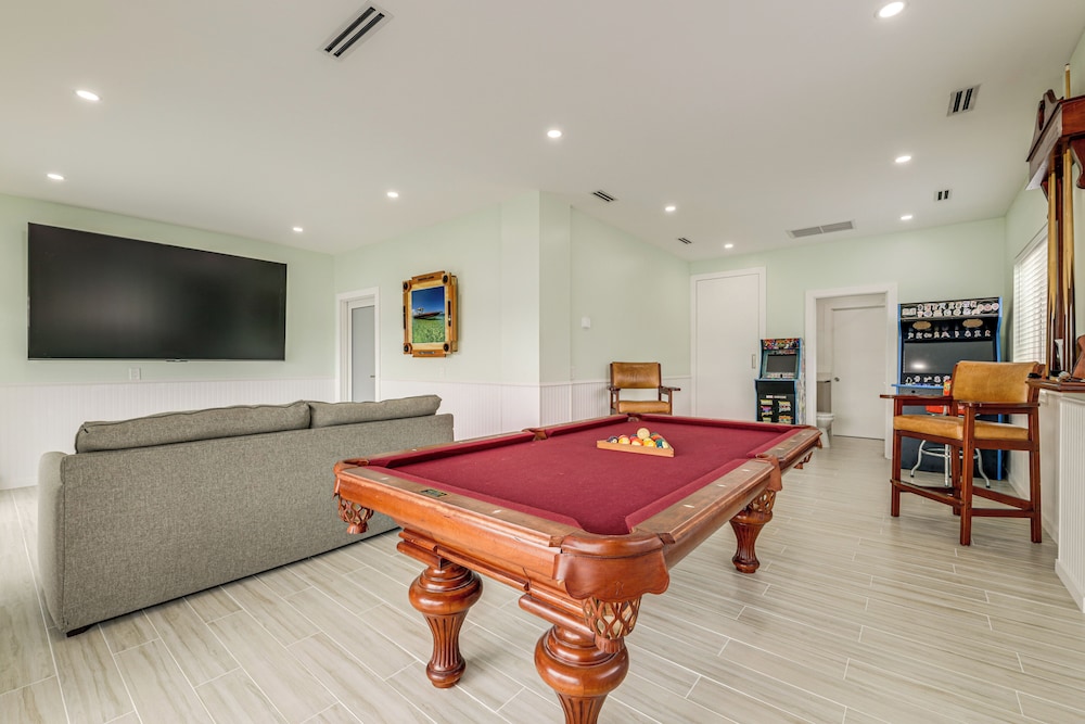 Waterfront Gem w/ Decks, Views & More in Key Largo