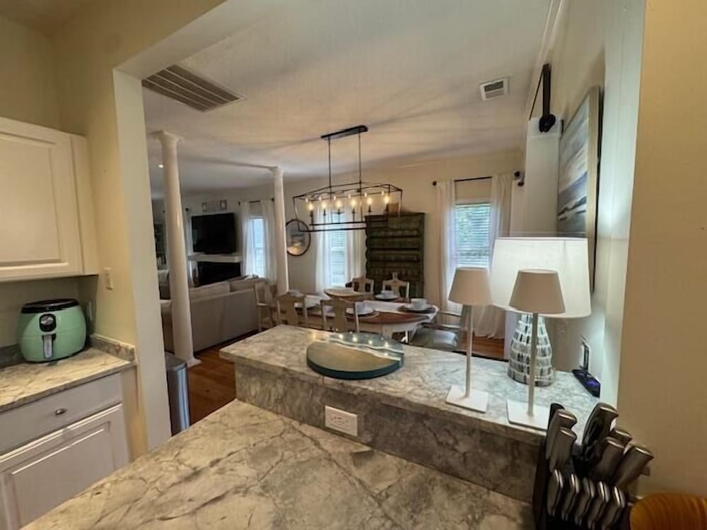 Beautifully Appointed 3-bed, 2.5-bath Home, Great Location Near Beach & Club