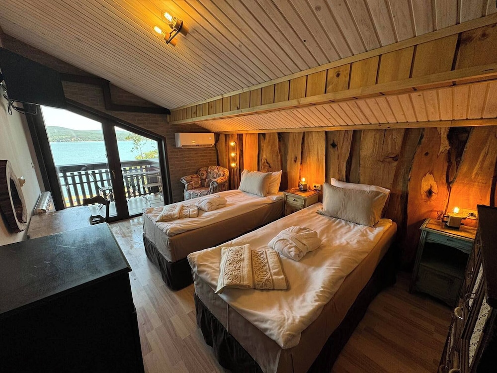 Villa Iskar Lake Residence