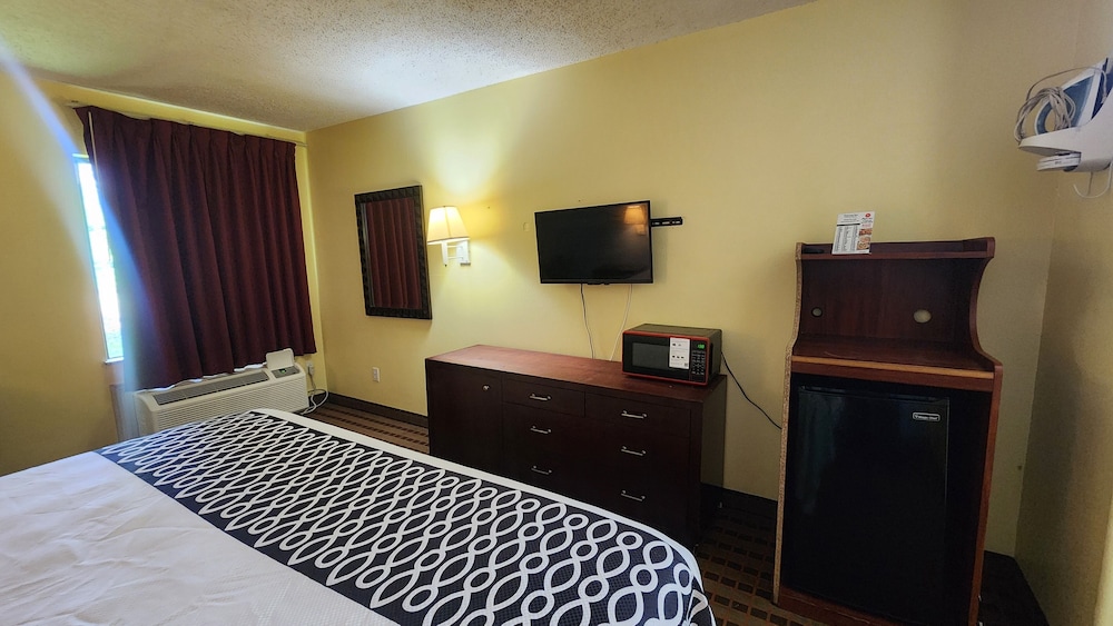 Capital O Fairway Inn - Baytown La Porte TX