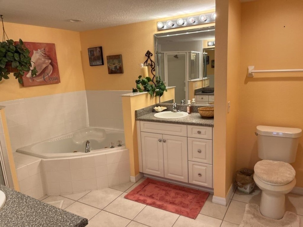 Kid Friendly Condo With Pool, Basketball, Bocce, Hot Tub, And More! 3 Bedroom Condo