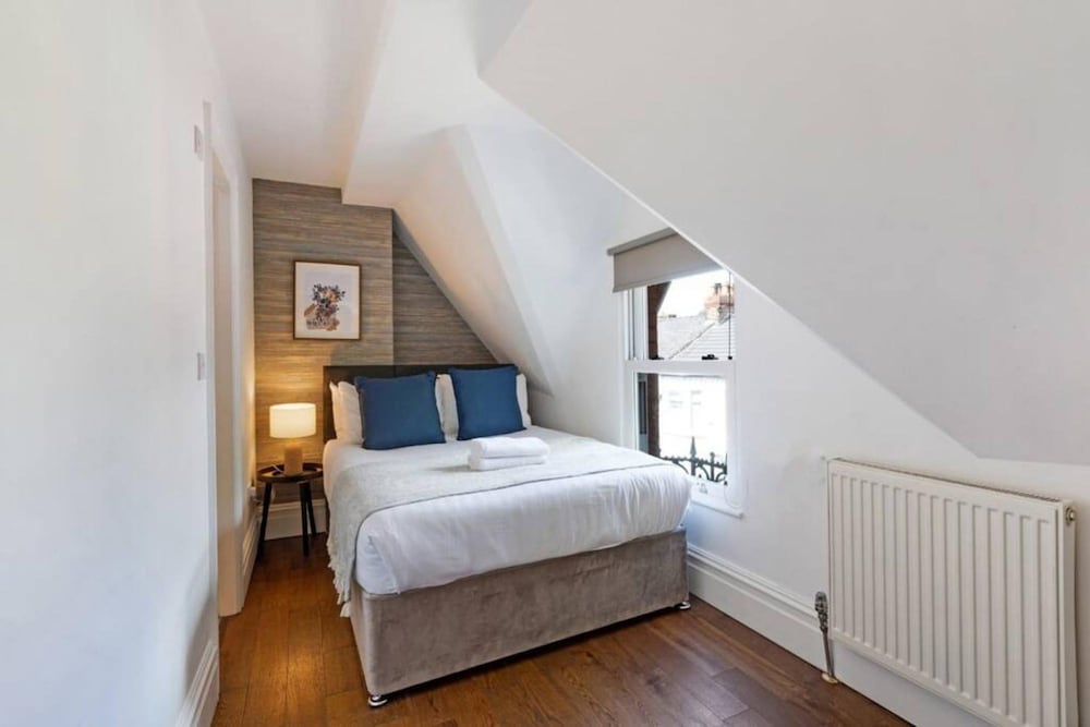 Host Apartments Kensington Quarters III