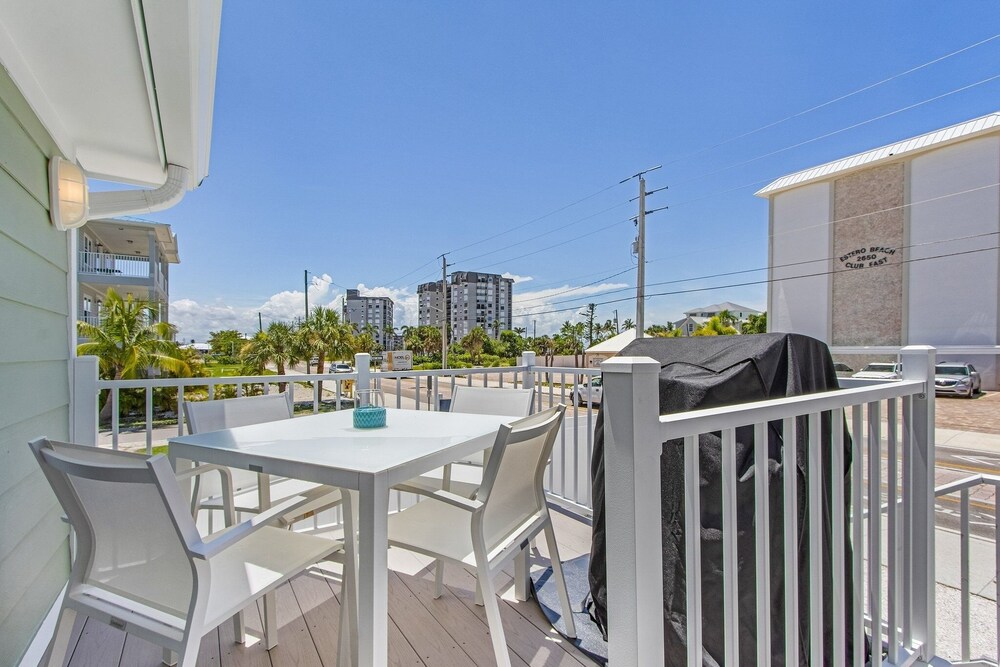 Welcome To Coconut Dreams Fantastic Vacation Rental - 2633 Estero Blvd Unit A 3 Bedroom Home by RedAwning view 4